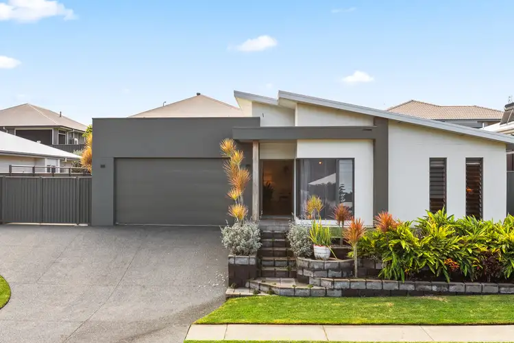 9 Burleigh Crescent