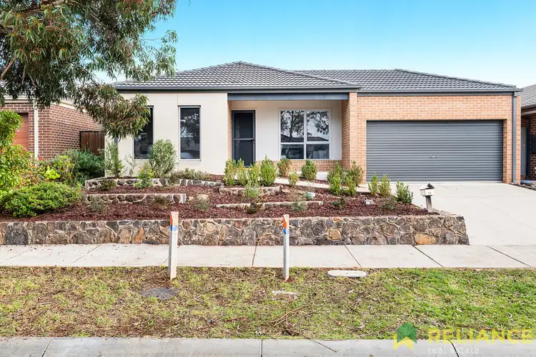 12 Caspar Place