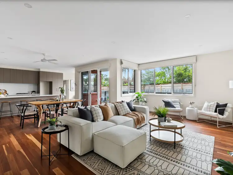2/67 Wangarra Road