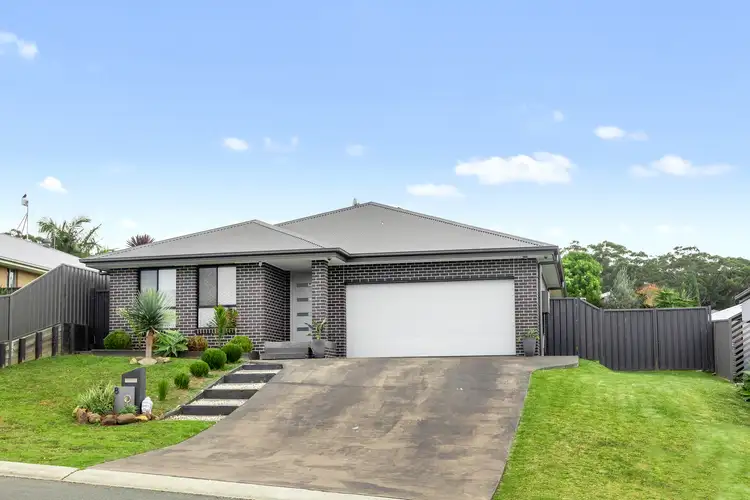 8 Carabeen Avenue