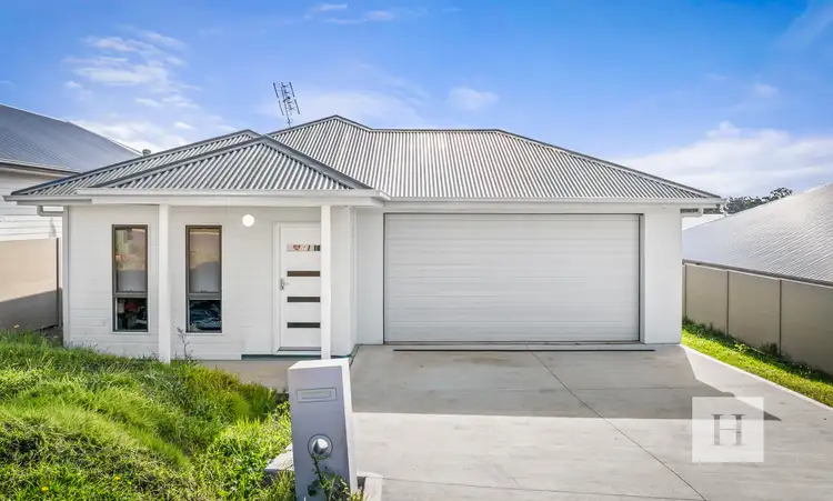 7 Urquhart Way
