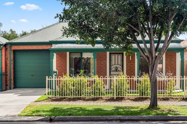 11 Lanark Avenue