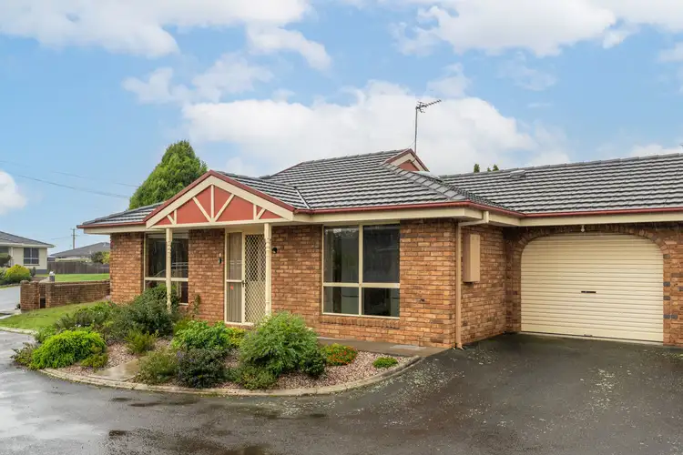 1/4 Anna Place