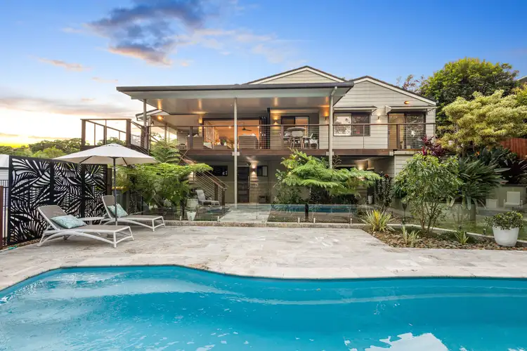 27 Le Claire Place