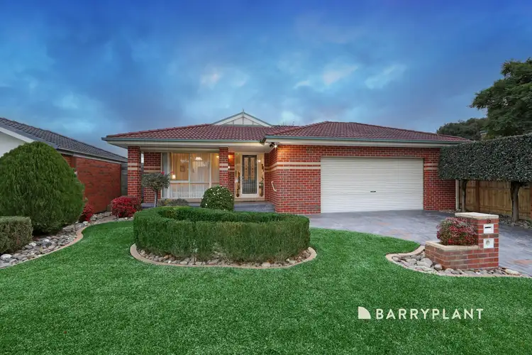 12 Faldo Court