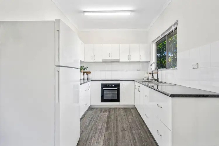 69 Rosewood Crescent