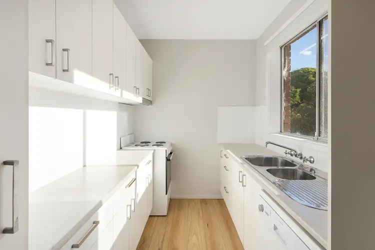 4/1 Monaro Street