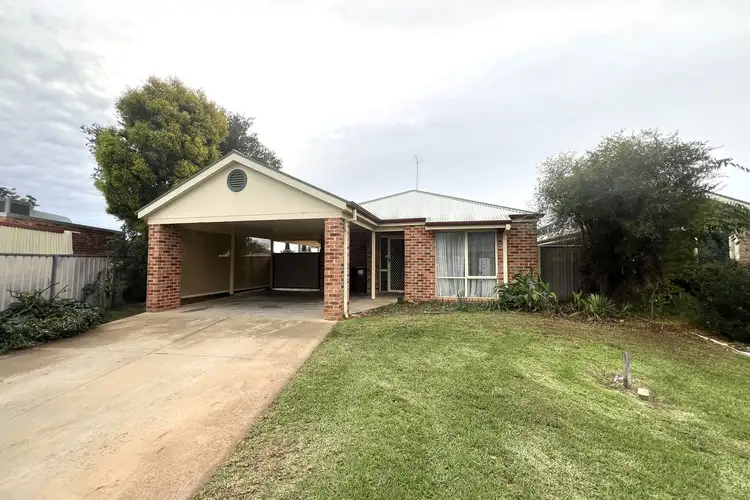 4 Macquarie Court