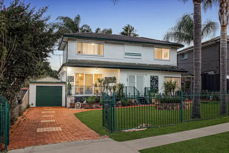 14 Orlando Crescent