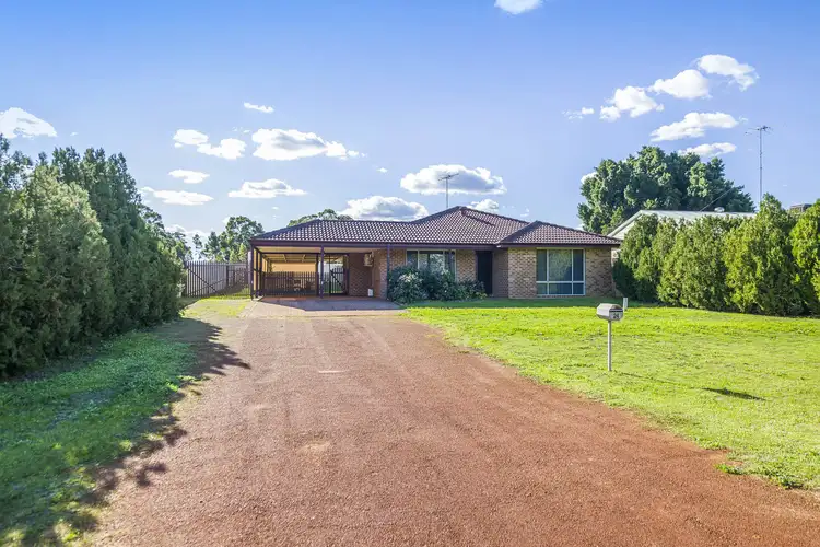 24 Strathalbyn Way