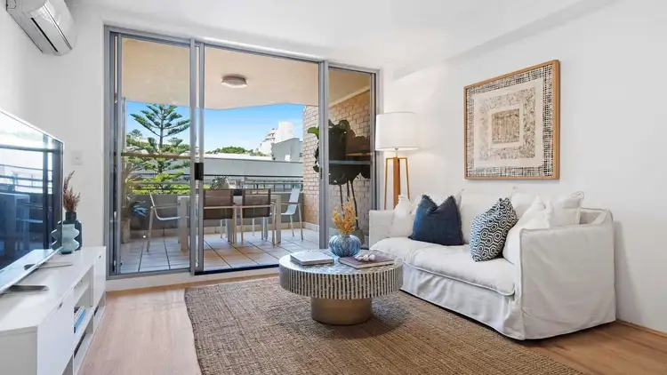 2/7-9 Pittwater Road