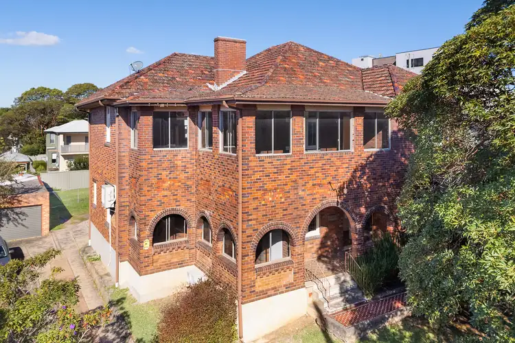 11 Pittwater Road