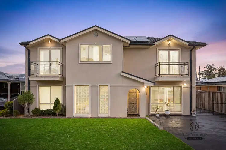 77 Bombala Crescent
