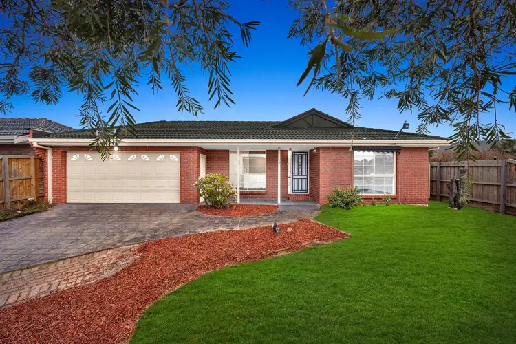 77 Grevillea Crescent