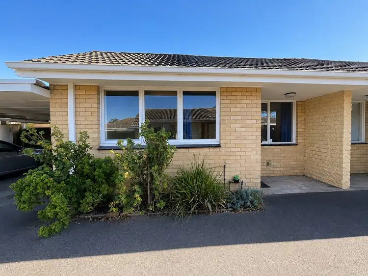 4/11 Williams Street