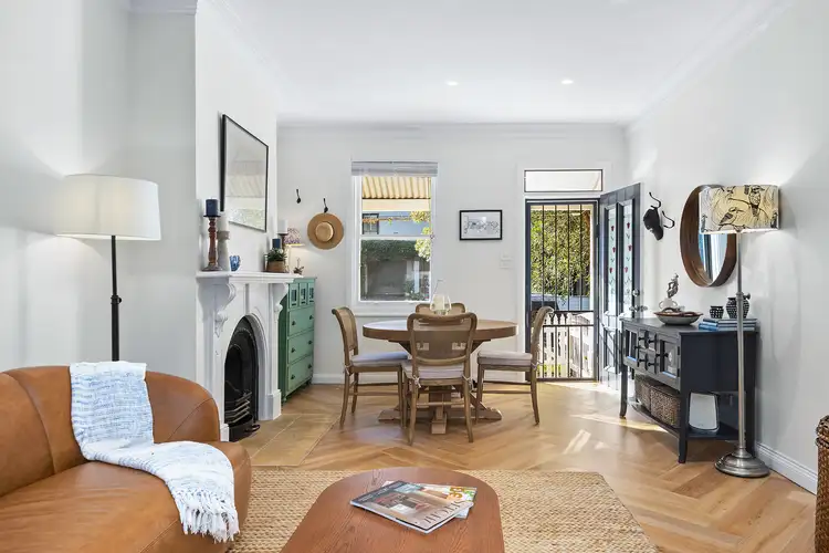 15 Roseberry Street
