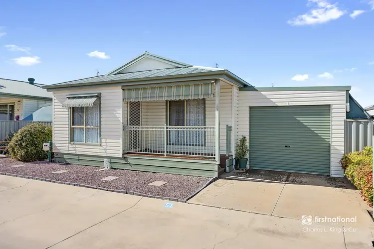 51 Swan Boulevard
