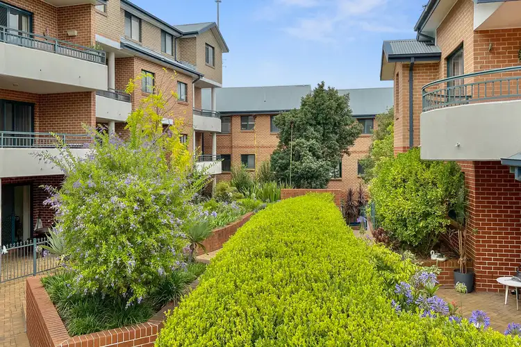 6/10 Toms Lane