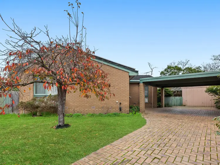 2 Lascelles Court