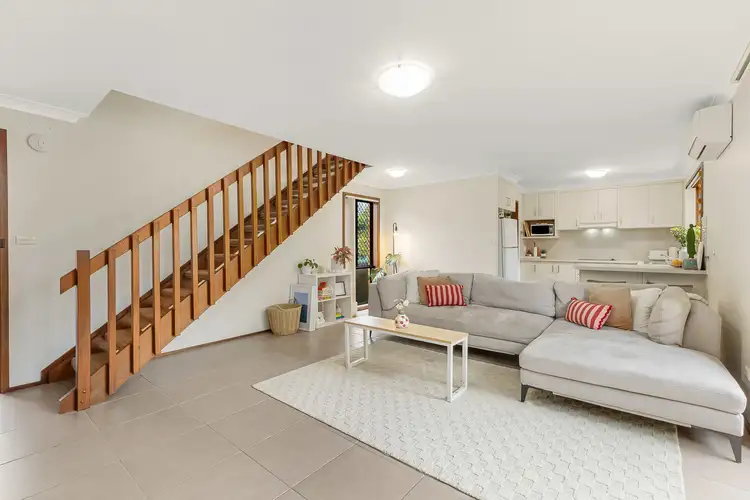 2/31 Fox Street