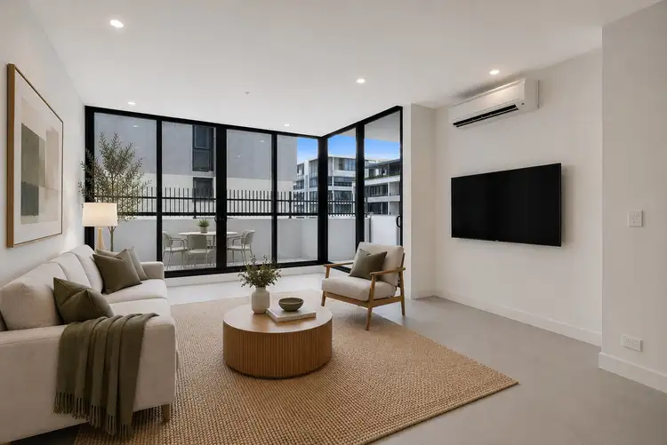 611/2H Morton Street