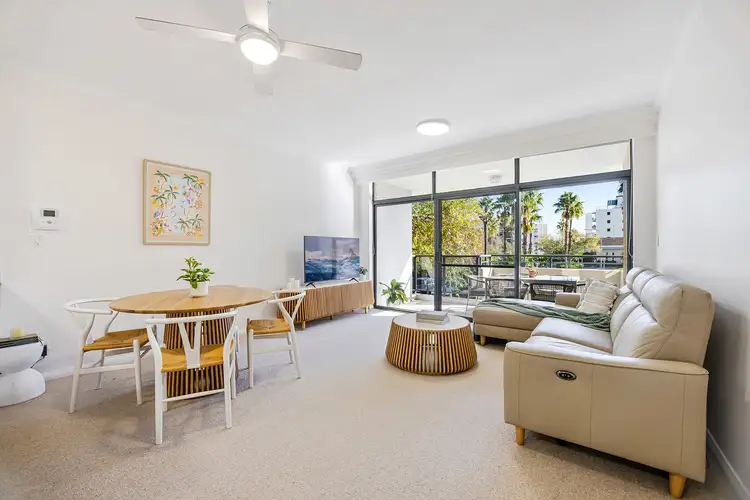 177/4 Dolphin Close