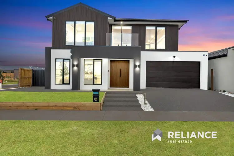 11 Alrose Grove, Deanside VIC 3336