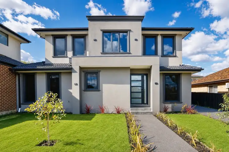 1/2 Oberon Avenue