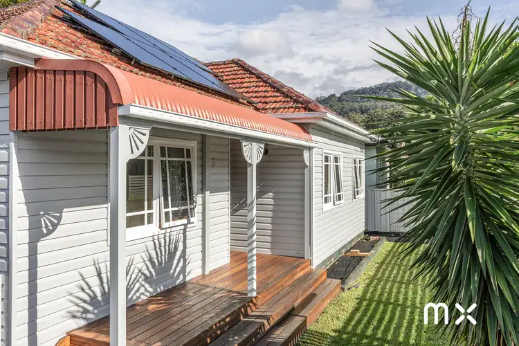 6 Lang Street