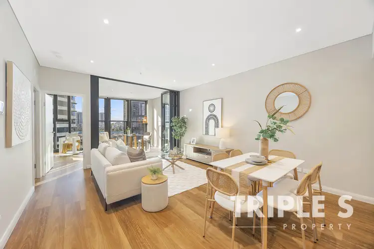 606/2 Waterways Street