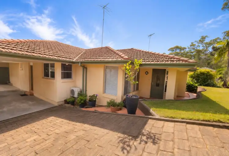 15 Janita Crescent