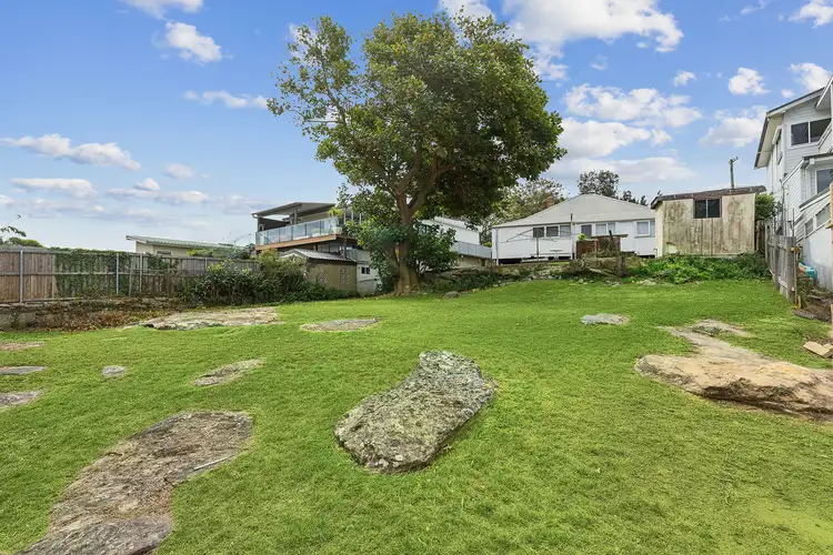 207 Headland Road