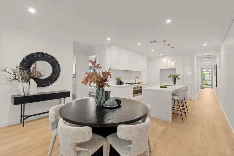 6D Hackett Terrace