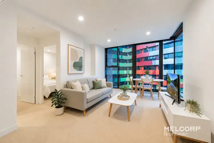 1604/28 Bouverie Street