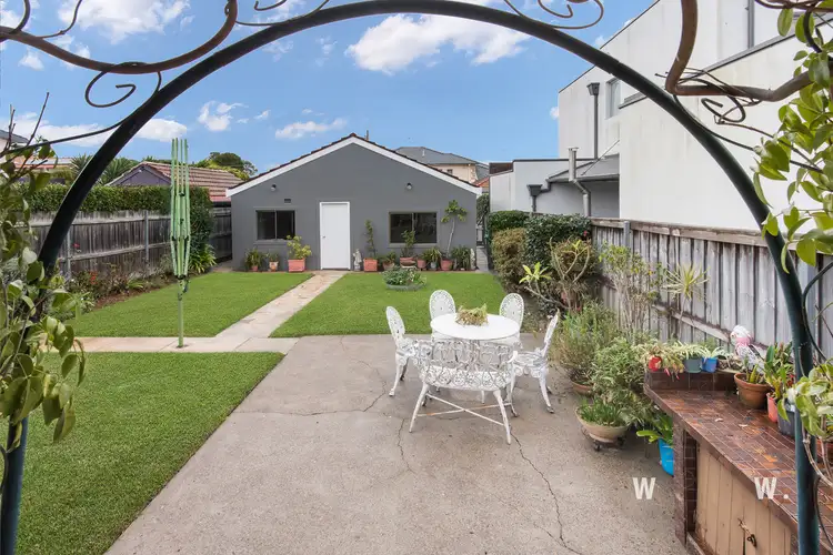 18 Gale Street