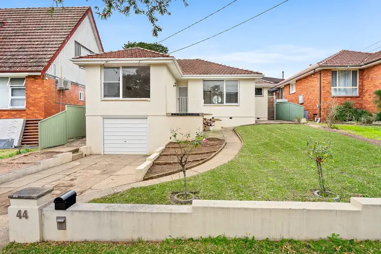 44 Parry Avenue