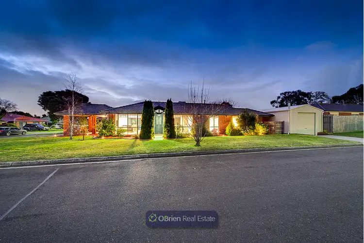 2 Neptune Place, Cranbourne West VIC 3977