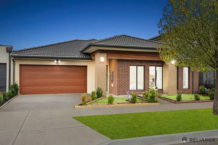 8 Bastings Avenue