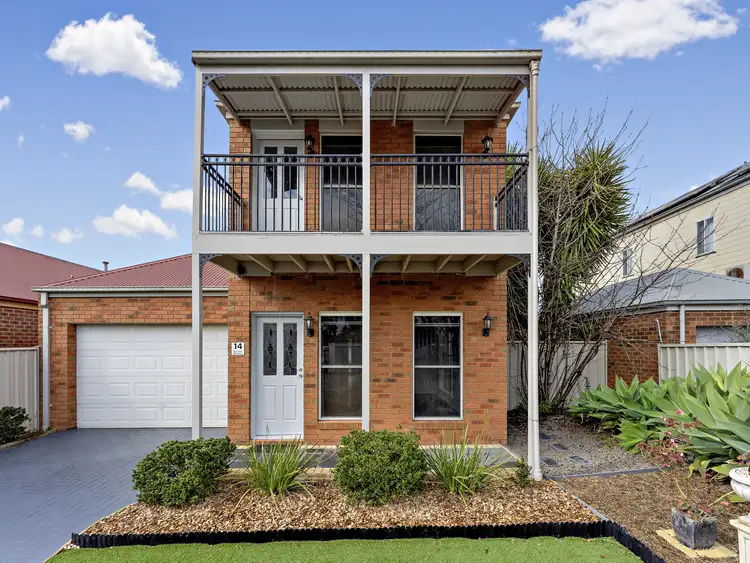 14 Dunstall Gardens