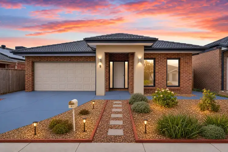 9 Edwin Close