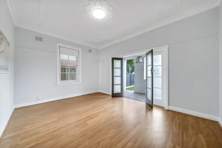 1/14a Carr Street