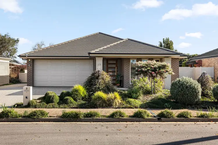 2 Clovelly Avenue