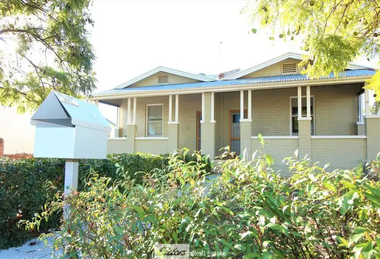 1/33 Binya Street