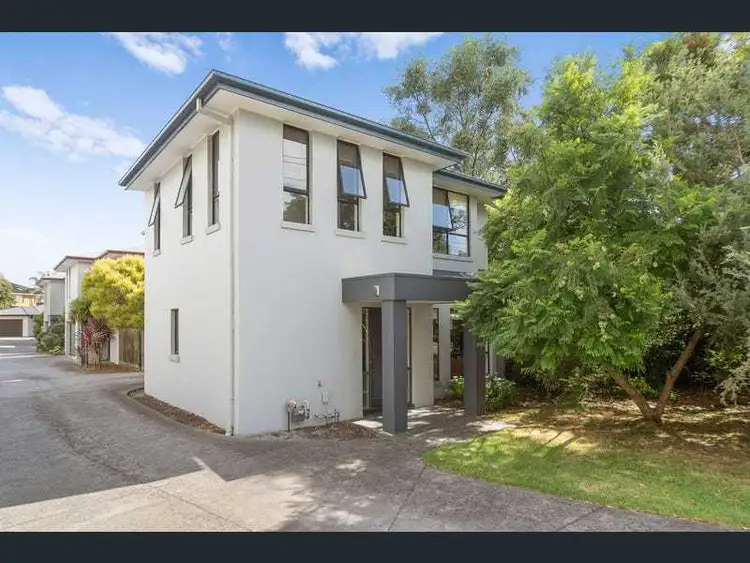 1/11 Culcairn Drive
