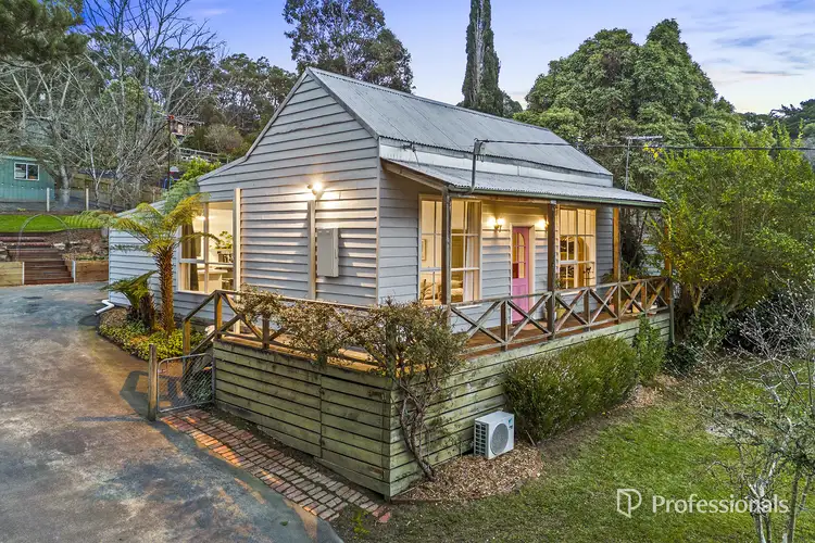 12 Crescent Road