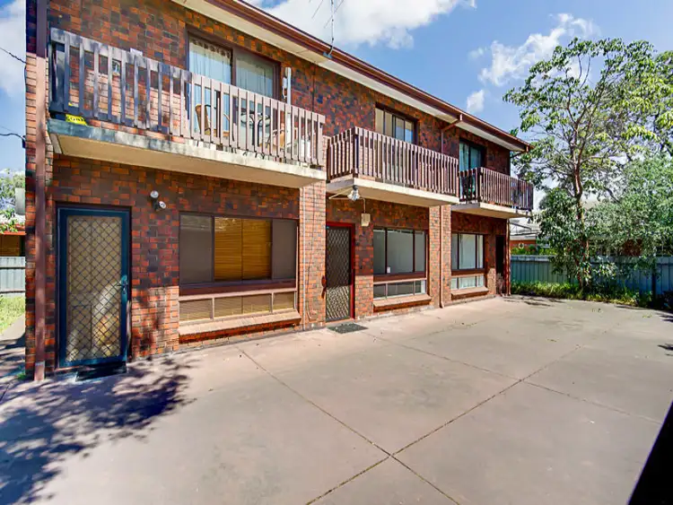 2/6 Ray Street