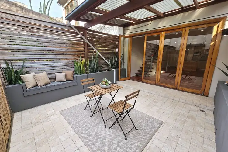 5a/10 Cahill Street
