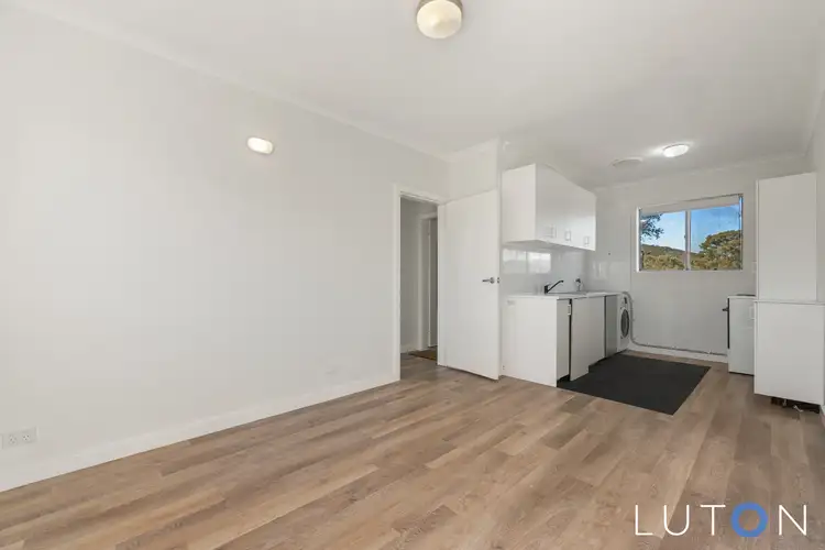 9/10 Irvine Street