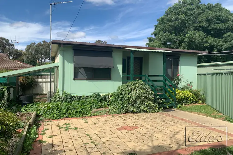23A Ridgeway Crescent