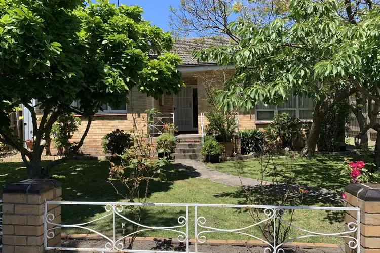 10 Dwyer Street
